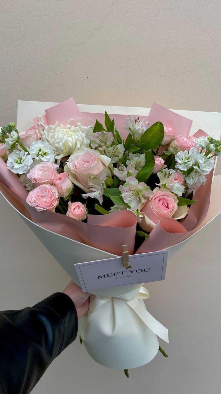 PrimeHarborLine workshop space where corporate flower arrangements are designed and prepared for business delivery